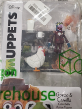 Load image into Gallery viewer, Diamond Select Toys The Muppets: Gonzo & Camilla Multi-Pack Action Figure