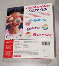 Load image into Gallery viewer, Klutz KLZ815880 Make Your Own Bath Bombs