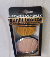 Load image into Gallery viewer, Mary-Kate & Ashley Illuminating Bronzer - #603 Sunlit Bronze