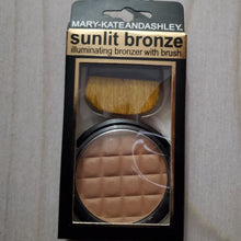 Load image into Gallery viewer, Mary-Kate & Ashley Illuminating Bronzer - #603 Sunlit Bronze