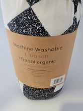 Load image into Gallery viewer, Duvet Cover Set, Black & White Geometric, Reversible 3-PC, King/Cal King